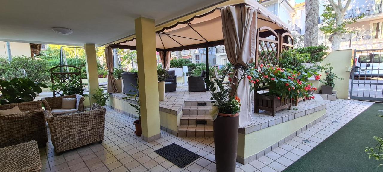 Hotel Beppe Rimini Extérieur photo