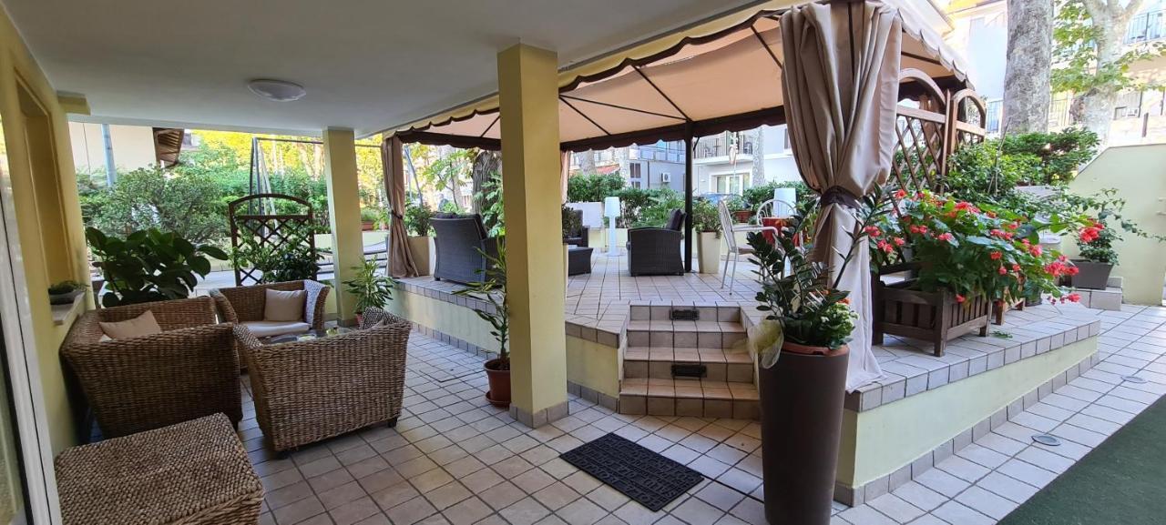 Hotel Beppe Rimini Extérieur photo